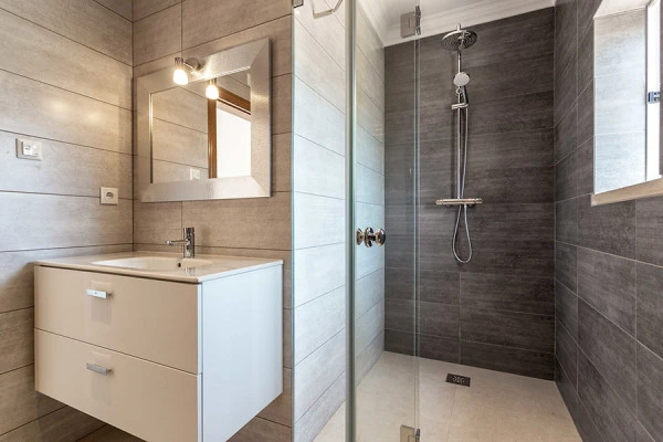 Installation des équipements sanitaires de salle de bain